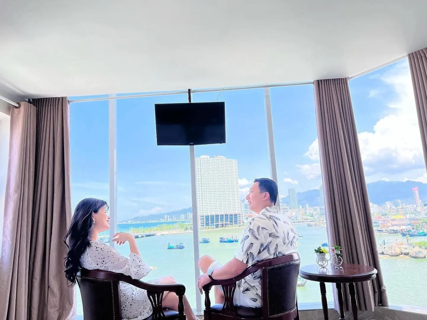 Diu Dang Hotel - 19 Tran Kim Hung, Nt - By Bay Luxury contacts
